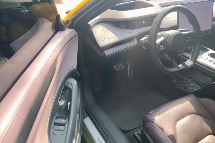 Used Xiaomi Auto SU7 2024 Four-Wheel Drive Ultra-Long Range Advanced Intelligent Driving Max Edition Driver Seat