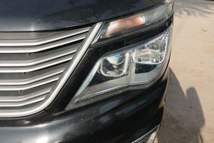 Used FORTHING Lingzhi 2019 Facelifted M5L 1.6L 7-Seater Base Model China VI Standard Left Front Headlight