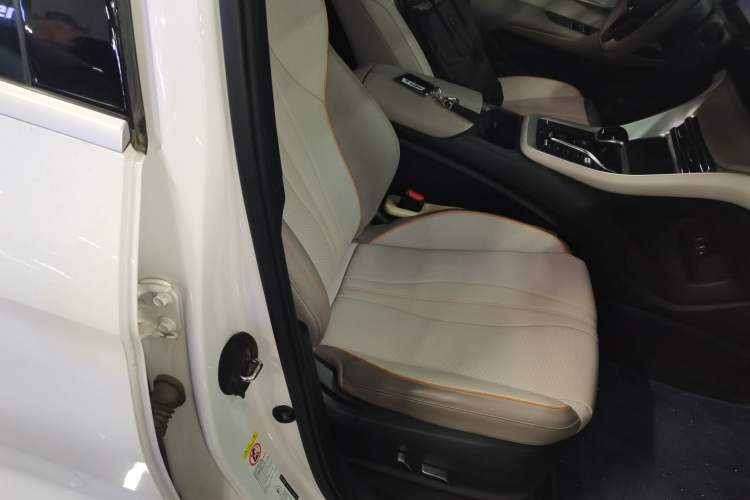 Used BYD Song Pro New Energy 2023 Champion Edition DM-i 110KM Excellence Model Right Front Seat