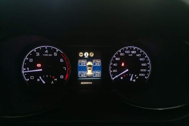 Used Dongfeng Aeolus AX7 2016 2.0L Manual Zhiyi Trim