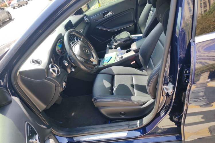 Used Mercedes-Benz GLA 2017 GLA 200 Sport Edition Left Front Seat