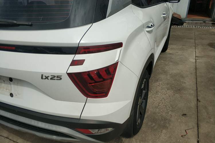 Used Hyundai ix25 2020 1.5L CVT GLS Smart Model Exterior 3