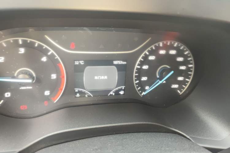 Used JMC Fushun 2025 2.0T 6MT Diesel Short-Wheelbase Mid-Height Commercial Multi-Purpose Passenger Vehicle 5/6 Seats Odometer Close Up