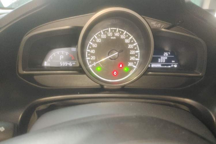 Used Mazda 3 Axela 2017 Sedan 1.5L Automatic Luxury Model China VI Standard Instrument Cluster