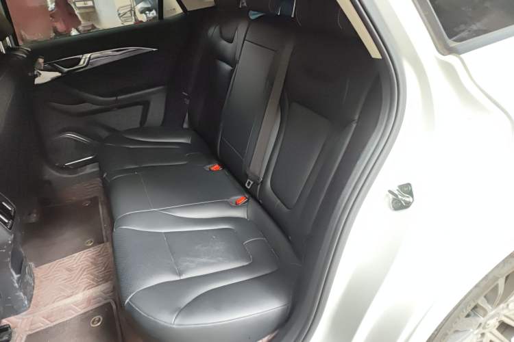 Used Bestune B70 2023 3rd Generation 1.5T Automatic Enjoyment Version 70th Anniversary Edition Left Rear Seat