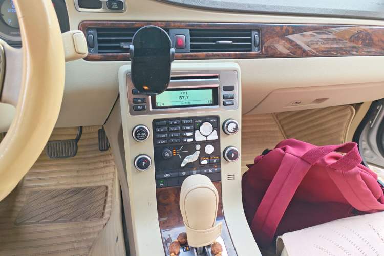 Used Volvo S80L 2009 2.5T ZhiZun Edition Audio And AC Panel