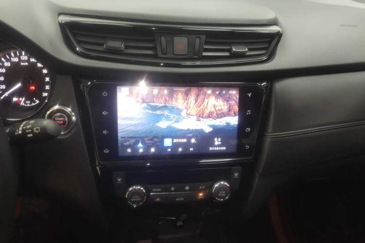 Used Nissan X-Trail 2023 Classic 2.0L Two-Wheel Drive Smart Connect Premium Edition Audio And AC Panel