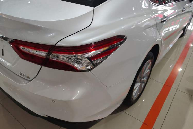 Used Toyota Camry 2021 2.0G Luxury Edition Exterior 3