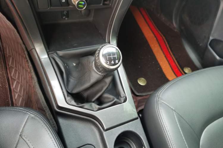 Used Great Wall Wingle 5 2017 2.0T European-spec Diesel Two-Wheel-Drive Entry-Level Big Double-Cab GW4D20D