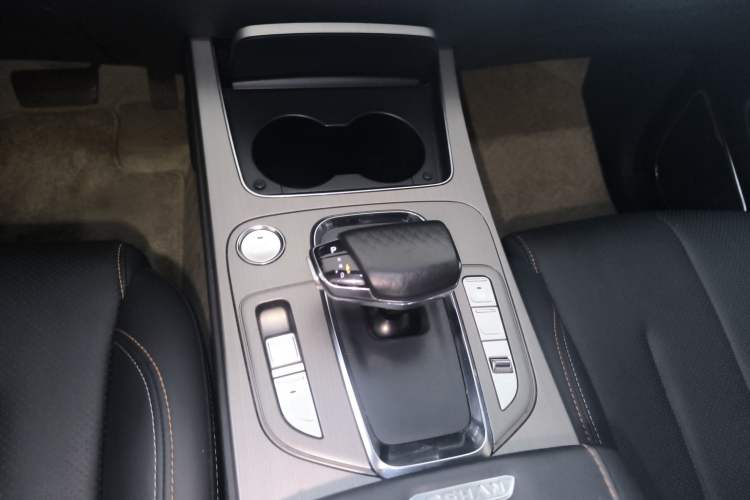 Used CHANGAN OSHAN X7 2020 1.5T Automatic Parking with Facial Recognition – Spacey & Carefree Edition
