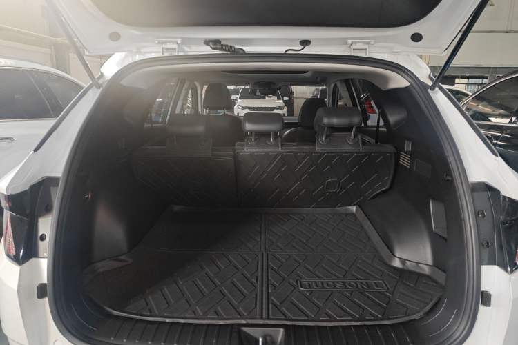 Used Hyundai Tucson 2023 Tucson L 1.5T Automatic Two-Wheel Drive DLX Luxury Edition Trunk