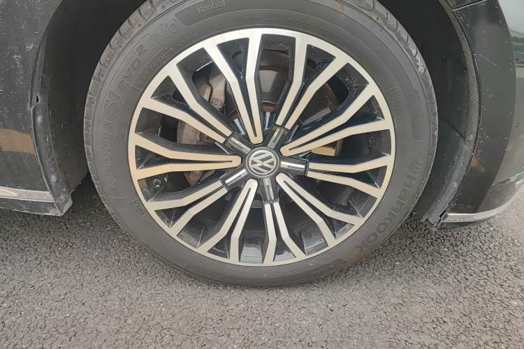 Used Volkswagen Phideon 2019 380TSI Two-Wheel Drive Business Edition China VI Standard
