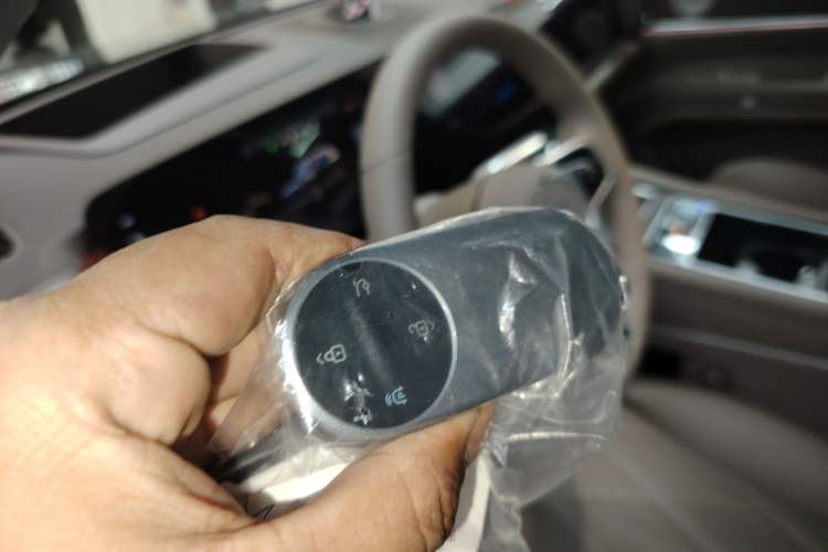 Used Hima AITO M9 2025 Extended-Range Ultra Version 52 kWh 6-Seater