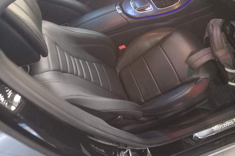 Used Mercedes-Benz E-Class 2019 E 300 L Sporty and Stylish Model