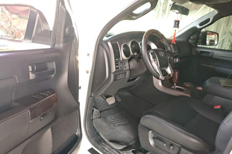 Used Toyota Sequoia 2014 5.7L SR5 8-Seater Middle East Version Driver Seat