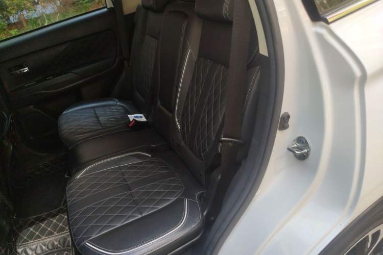 Used Mitsubishi Outlander 2020 2.4L 4x4 Zhi Xiang Edition 5 Seats Left Rear Seat