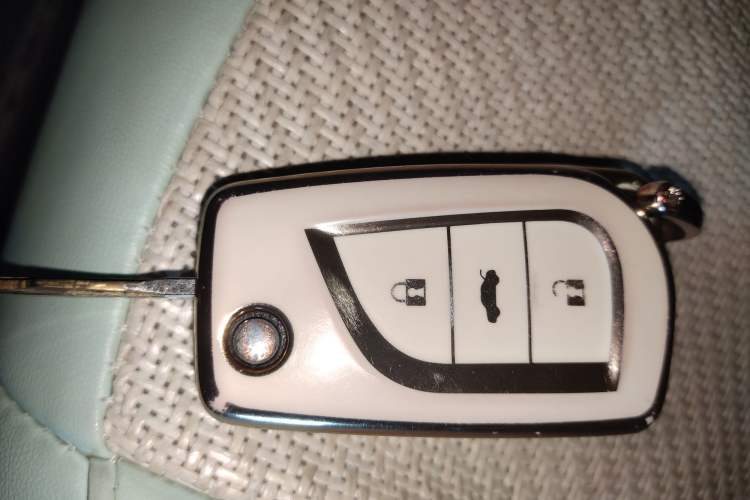 Used Toyota YARiS L Zhi Xuan 2015 1.5E Automatic Charm Edition