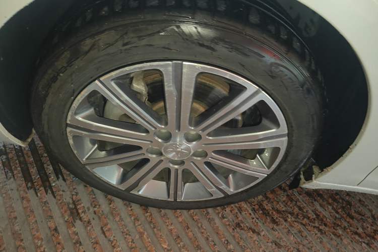 Used Peugeot 408 2018 350THP Automatic Luxury Edition Left Front Wheel Hub