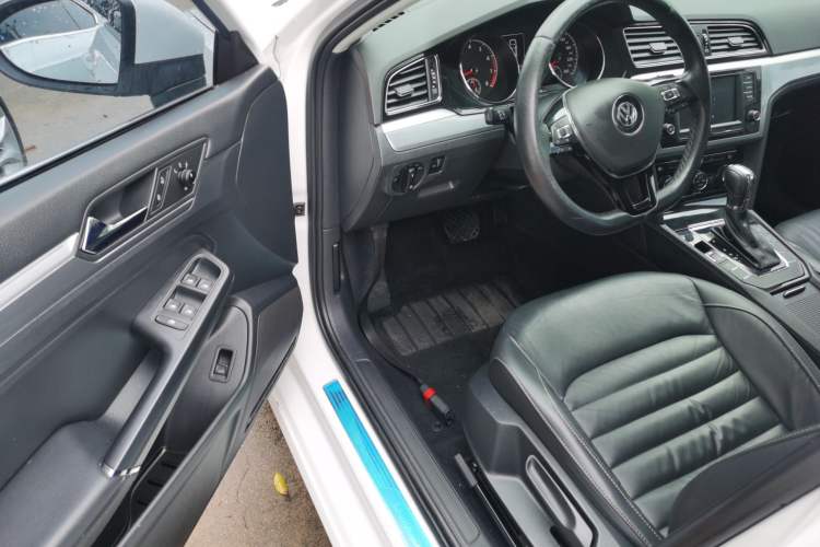 Used Volkswagen Lamando 2017 280TSI DSG Comfort Edition
