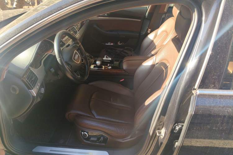 Used Audi A8 2014 A8L 45 TFSI quattro Comfort model
