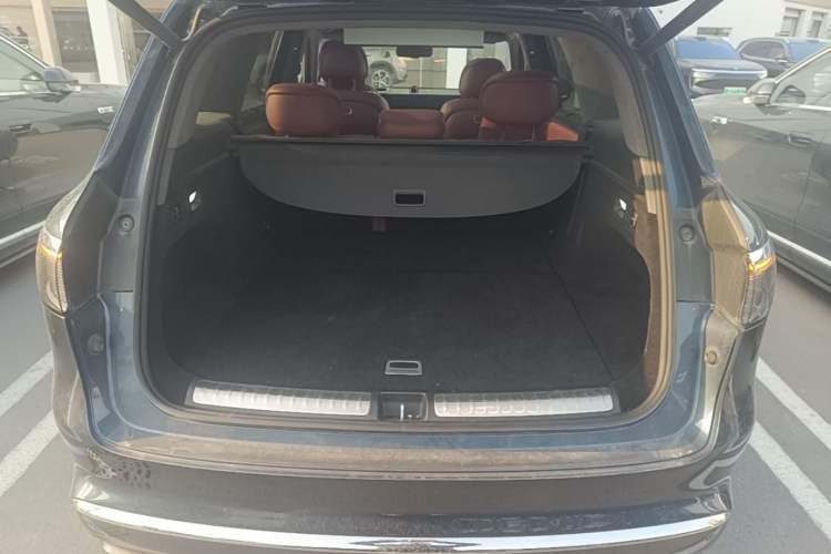 Used Hima AITO M8 2025 Extended-Range Ultra Version 53.4 kWh 5-Seater Edition Trunk