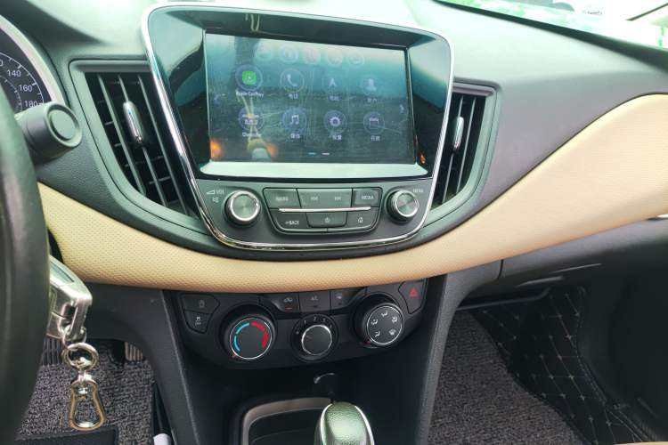 Used Chevrolet Monza 2020 320 Automatic Enjoyment Edition Audio And AC Panel