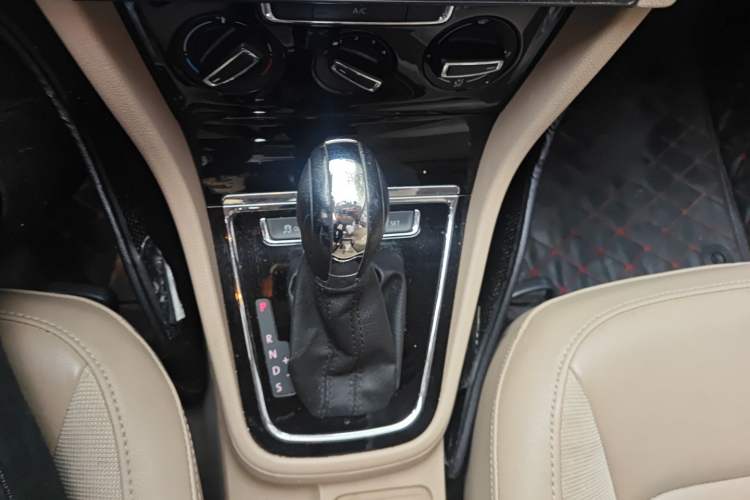 Used Volkswagen Bora 2015 Value Edition 1.6L Automatic Comfort Version