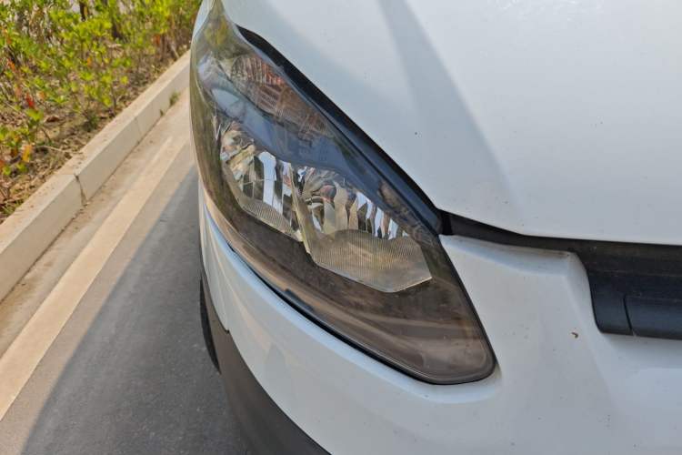 Used Ford Transit 2017 2.0T Diesel Multi-Function Commercial Vehicle Short Wheelbase Mid-Roof China V Standard