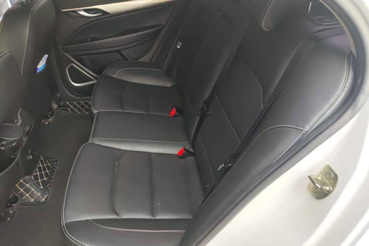 Used Geely Auto Emgrand 2019 Leading Edition 1.5L Manual Luxury Model China VI Standard