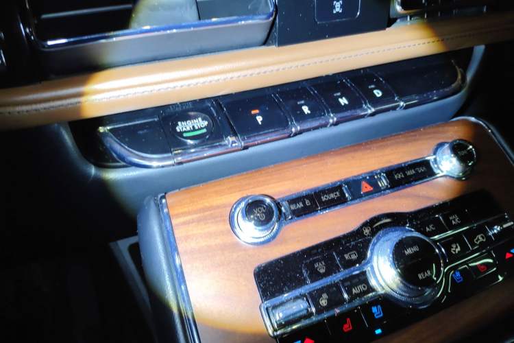 Used Lincoln Aviator 2022 3.0T V6 Four-Wheel Drive Executive Edition
