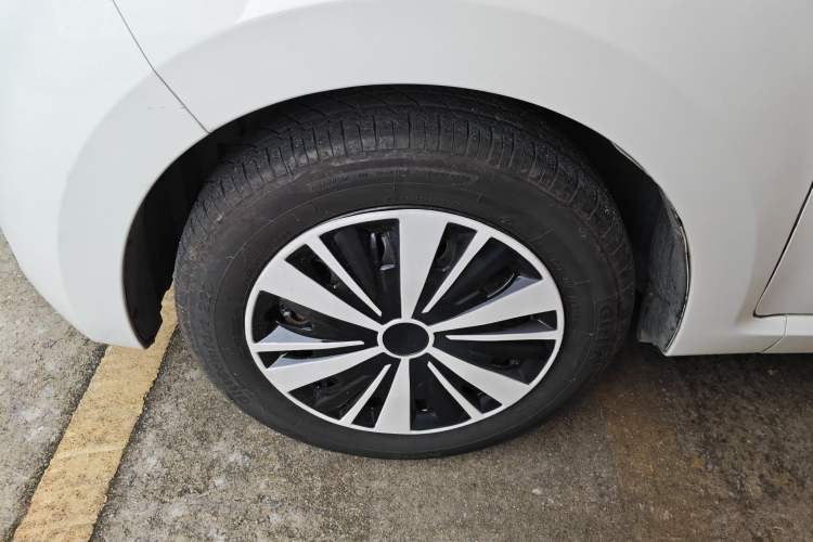 Used SOL E10X 2022 Flower Fairy Design Four-Leaf Clover Left Front Wheel Hub