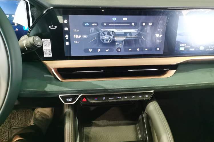 Used Geely Auto Monjaro L 2021 2.0TD DCT EVO Two-Wheel Drive Prestige Version Audio And AC Panel