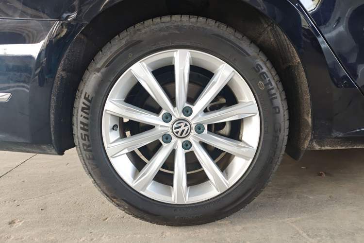 Used Volkswagen Passat 2017 330TSI DSG Luxury Edition Exterior 5