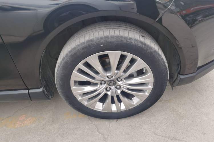 Used Toyota Harrier 2022 2.0L CVT Two-Wheel Drive Deluxe Edition