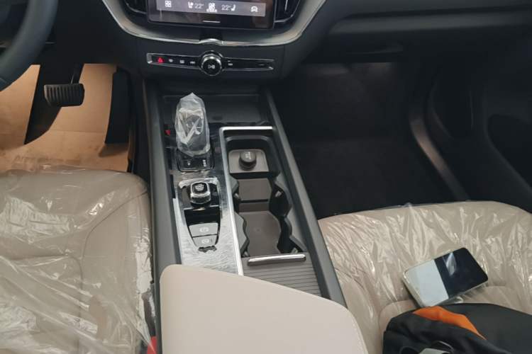 Used Volvo XC60 2026 B5 4x4 Smart Luxury Edition
