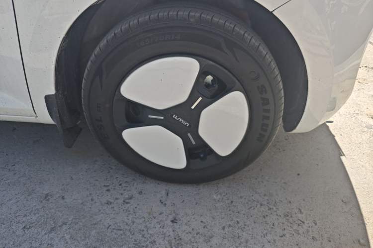 Used CHANGAN NEVO Lumin 2025 205 km Xiangqin Version Right Front Wheel Hub