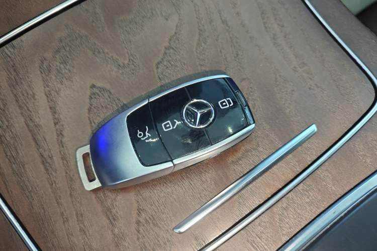 Used Mercedes-Benz E-Class 2023 E 260 L
