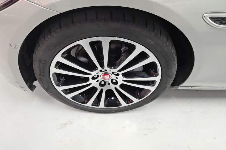 Used Jaguar XFL 2024 2.0T P250 Two-Wheel Drive Prestige Luxury Edition