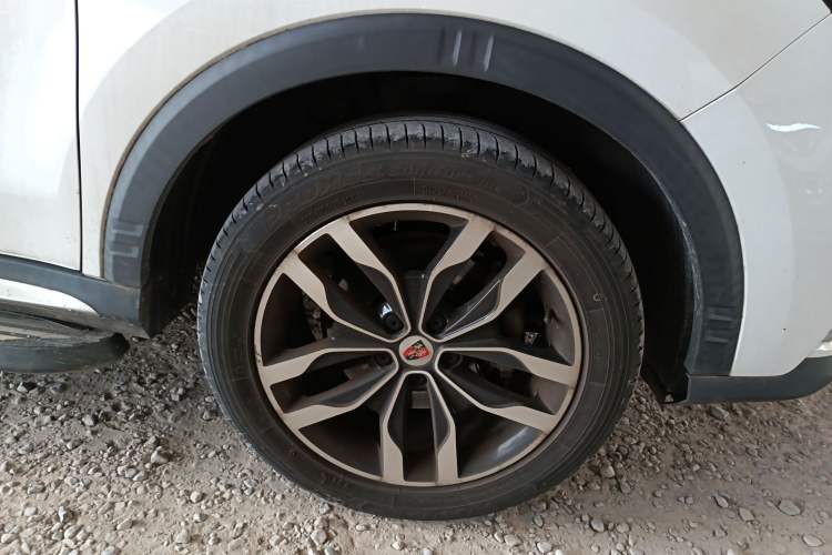 Used Roewe RX5 2016 20T Two-Wheel Drive Automatic Internet Smart Edition
