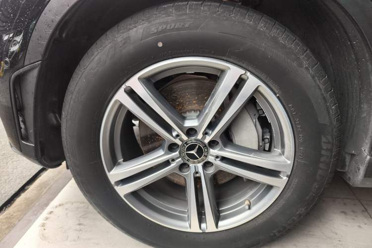 Used Mercedes-Benz GLC 2020 GLC 260 L 4MATIC Luxury Model Left Front Wheel Hub