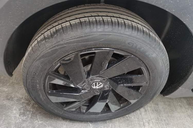 Used Volkswagen Tharu 2026 Model Xinrui 1.5L Ruiyi Edition Right Rear Wheel Hub