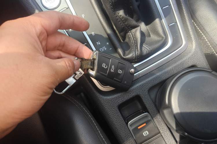 Used Volkswagen Golf 2016 230TSI Automatic Luxury Version
