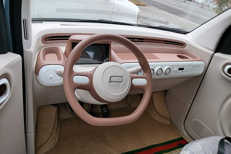 Used Bestune Pony 2026 Model 222km Cute Horse Plus Center Console