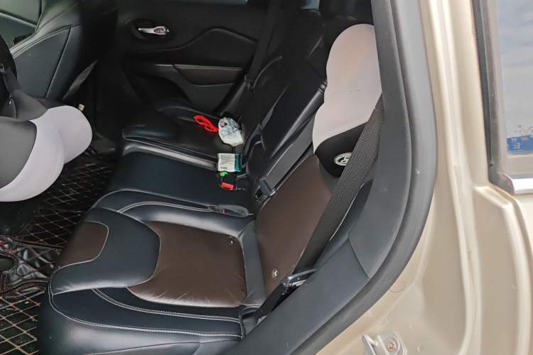 Used Jeep Cherokee 2016 2.4L Leading Edition