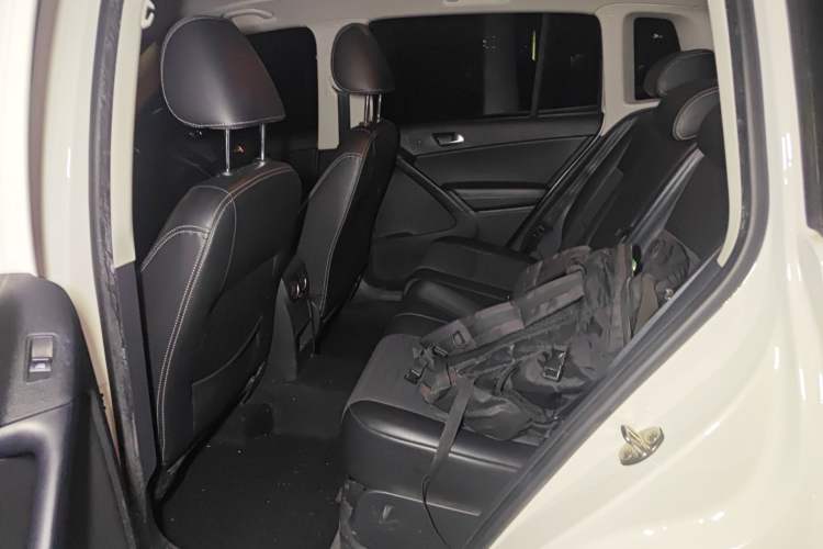 Used Volkswagen Tiguan 2016 280TSI Automatic Two-Wheel-Drive Silk Road Style Edition Left Rear Seat