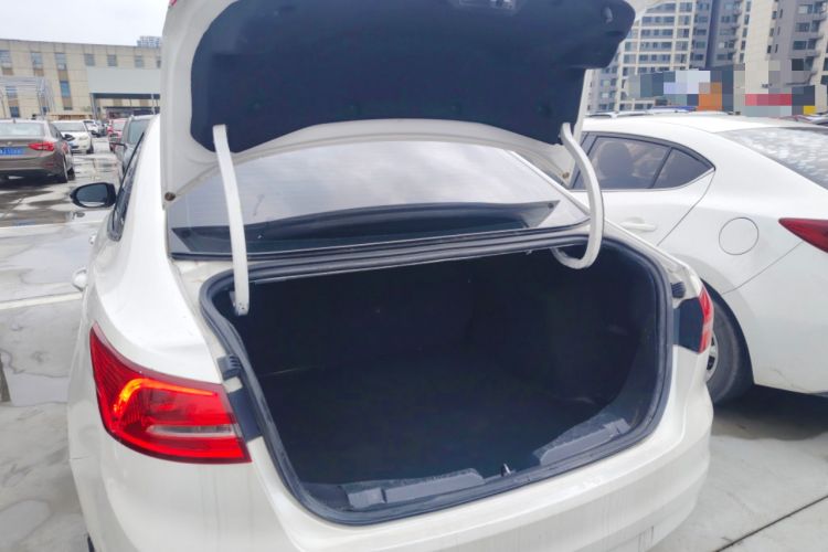 Used Ford Escort 2015 1.5L Automatic Fashion Model Trunk