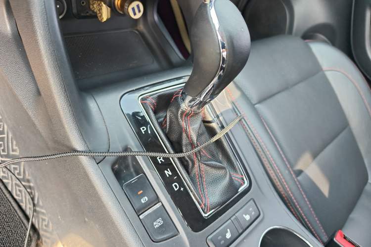 Used CHANGAN CS75 2014 1.8T Automatic Prestige Model China IV Standard
