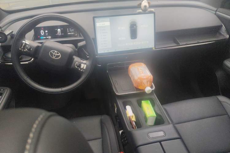 Used Toyota BZ 3X 2025 520 Pro+ Center Console