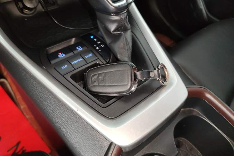 Used Toyota RAV4 2021 2.0L CVT Two-Wheel Drive Fashion PLUS Edition
