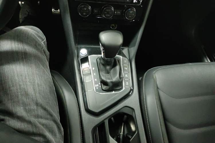 Used Volkswagen Tiguan L 2021 330TSI Automatic Two-Wheel Drive R-Line Enhanced Edition